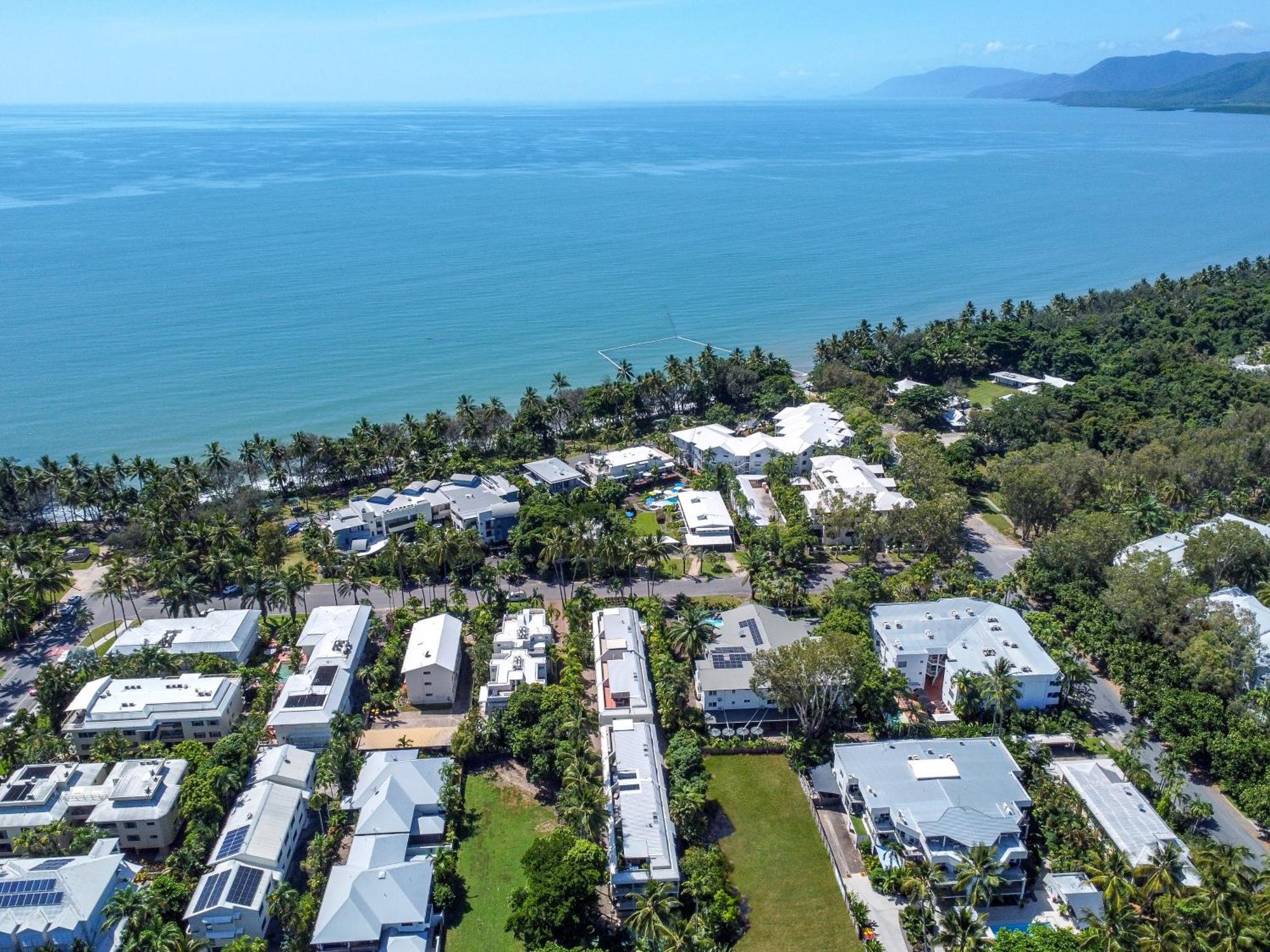 Tropical Reef Apartments Port Douglas Exterior photo